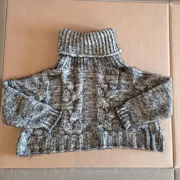 OSMOSIS 하이넥 모헤어 니트 숏 기장