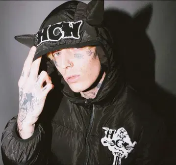 heaven can wait 블랙 다운 자켓 귀 달린 후드