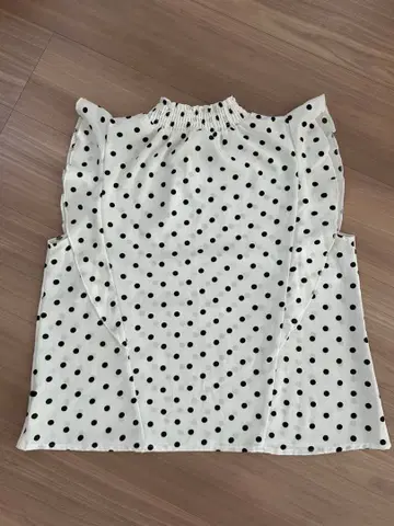 슬리브리스 폴카 도트 상의