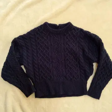 IENA 다크 네이비 케이블 니트 스웨터