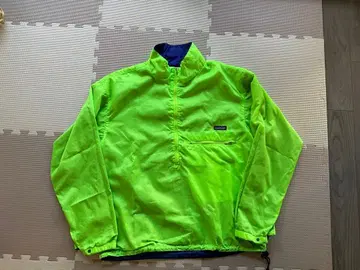 파타고니아 형광 그린 풀오버 리버서블