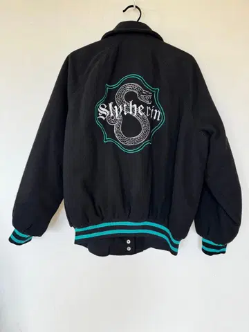 슬리데린 바시티 자켓 블랙 터콰이즈