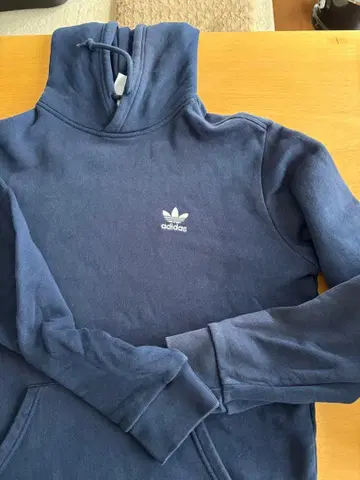 adidas 네이비 컬러 후드티