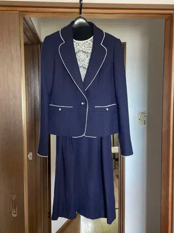 새상품 네이비 정장 세트 레이스 상의 포함