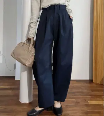 [ 새상품 ] Eclat one 커브 디자인 와이드 팬츠