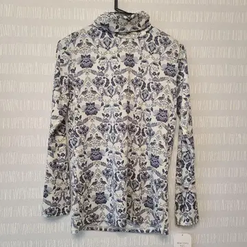 꽃무늬 터틀넥 긴팔 상의