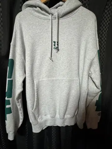 후드티 의류 가격 인하