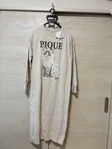 [ 새상품 ] 젤라피케 캣 자카드 원피스