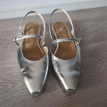 DIANA 실버 스틸레토 샌들