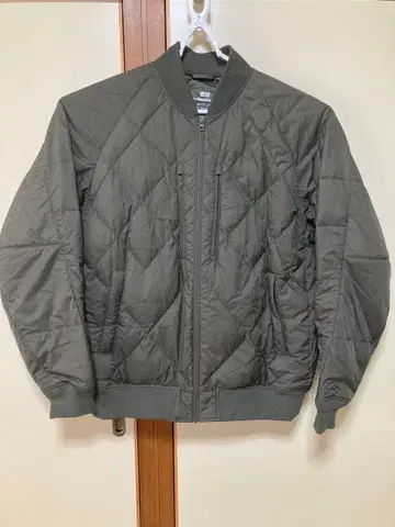 유니클로 리사이클 하이브리드 다운 자켓 올리브 XL