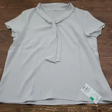 뉴요커 리본 포함 그레이 반팔 셔츠 9호