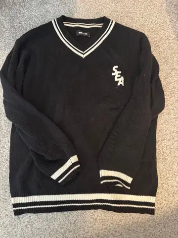 WIND AND SEA 블랙 V넥 스웨터
