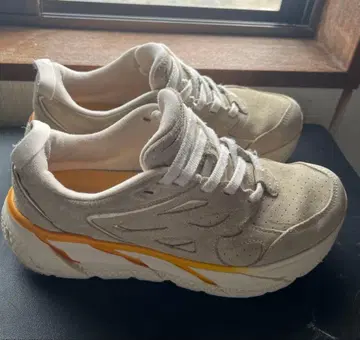 HOKA CLIFTON L 호카 클리프톤L 스웨이드 베이지 23cm