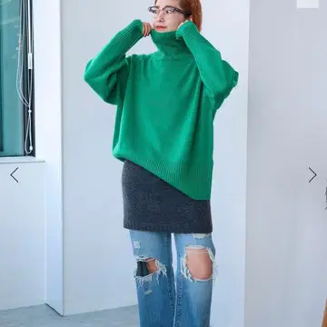 이번 시즌 스픽 앤 스팬 니트 미니 스커트