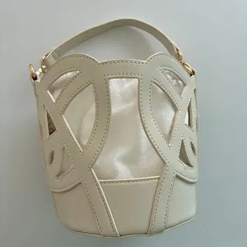 버킷백 화이트 화이트 Appreciate Story