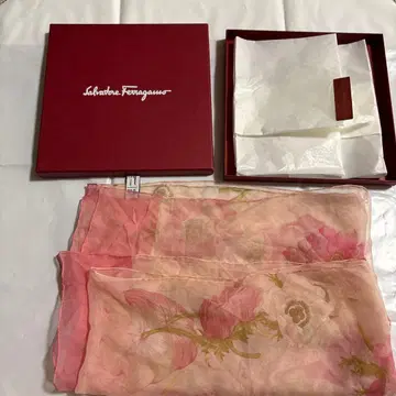 Salvatore Ferragamo 플라워 프린트 스카프