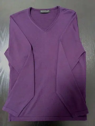 [ 하자품 ] TOMORROWLAND 얇은 소재 니트 L 사이즈