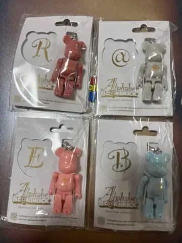 2012년 데드스탁 Alphabet BE@RBRICK 베어브릭 4개