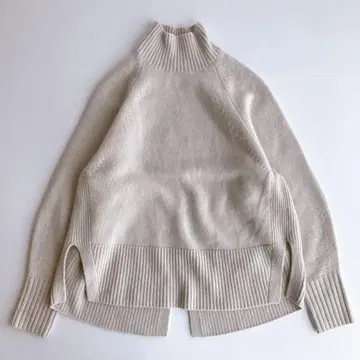 그린 라벨 릴랙싱 울 하이넥 니트 풀오버 슬릿