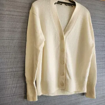 아이보리 가디건 M 사이즈 100% 울