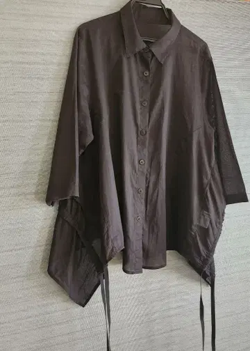 다크 브라운 오부 소매 셔츠 S-M 사이즈