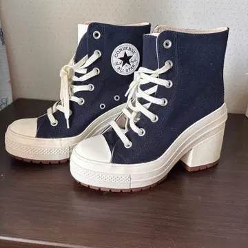 CONVERSE 네이비 통굽 하이컷 스니커즈