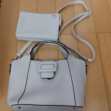 화이트 2WAY 숄더백 합성 피혁