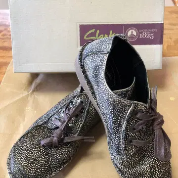 Clarks 송치 브라운 24.5