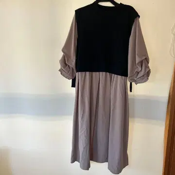 절개 디자인의 롱 원피스 M 사이즈