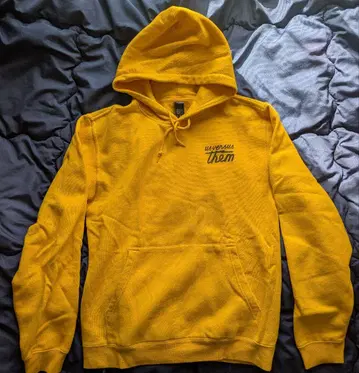 US VERSUS THEM 풀오버 후드티