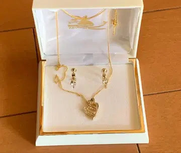 BIHO YOKOHAMA 하트 모양 목걸이와 귀찌 세트