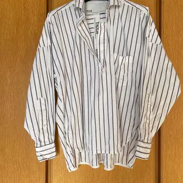 TICCA 화이트 스트라이프 긴팔 셔츠