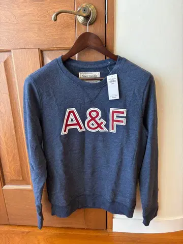 택 포함 새상품 아바클로 얇은 소재 맨투맨 사이즈 XS