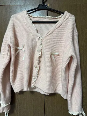 귀여운 리본 포함 핑크 리브 니트 가디건