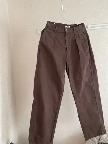 유니클로 U 브라운 턱 와이드 팬츠