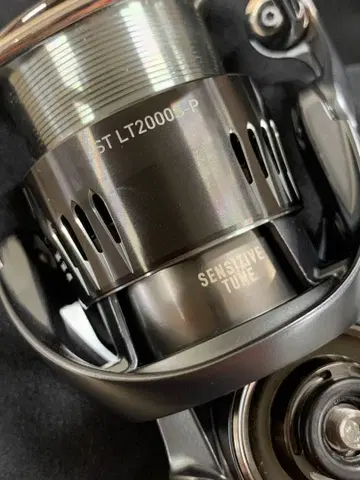 다이와 에어리티 ST LT2000S-P