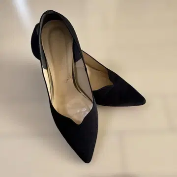 블랙 스틸레토 펌프스