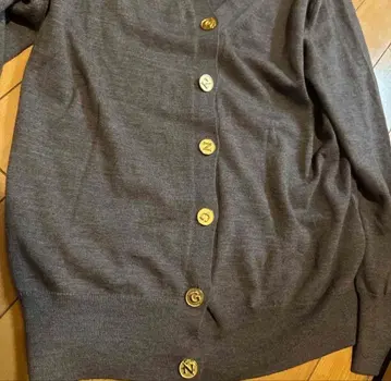 두지엠 클라세 골드 버튼 refined 가디건 75900엔