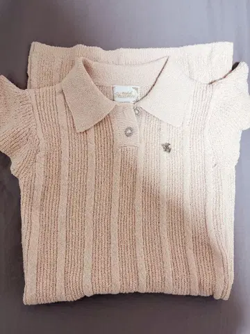 [ michellMacaron ] 플레어 슬리브 로고 니트 원피스 핑크