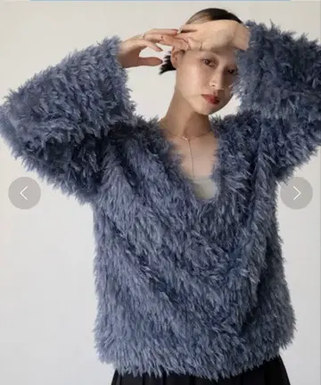 프린지 V넥 상의 vacancy 니트 스웨터