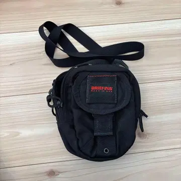 BRIEFING 블랙 숄더백