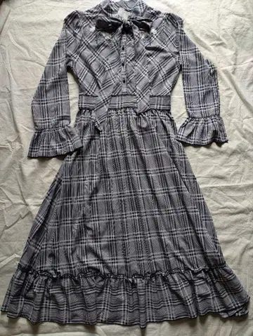 axes femme 체크 무늬 프릴 원피스