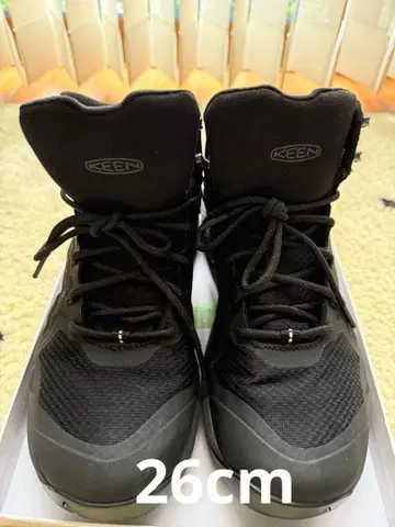 KEEN 블랙 하이컷 아웃도어 신발