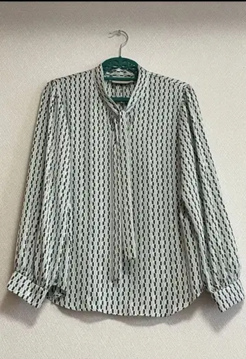 유나이티드 애로우즈 보타이 블라우스