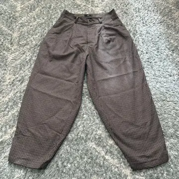 HARE 체크 무늬 슬랙스 S 사이즈