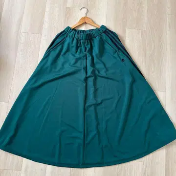 아디다스 그린 플레어 스커트