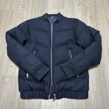 블랙 다운 자켓 M 사이즈