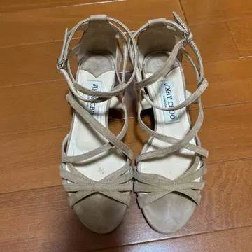 JIMMY CHOO 베이지 스트랩 샌들