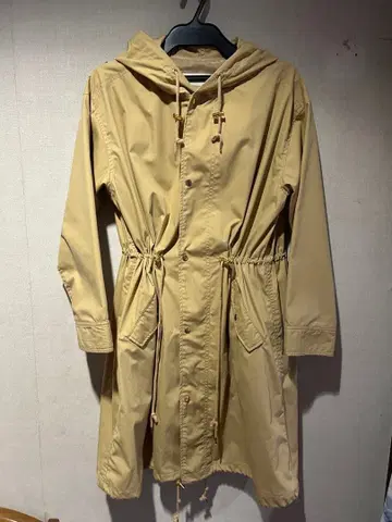 후드 부착 코트