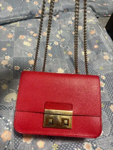 훌라 메트로폴리스 미니 숄더백 레드